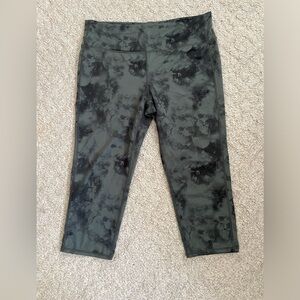 2/$30 SALE Athleta Tie Dye High Rise Cloud Chaturanga Capri XL